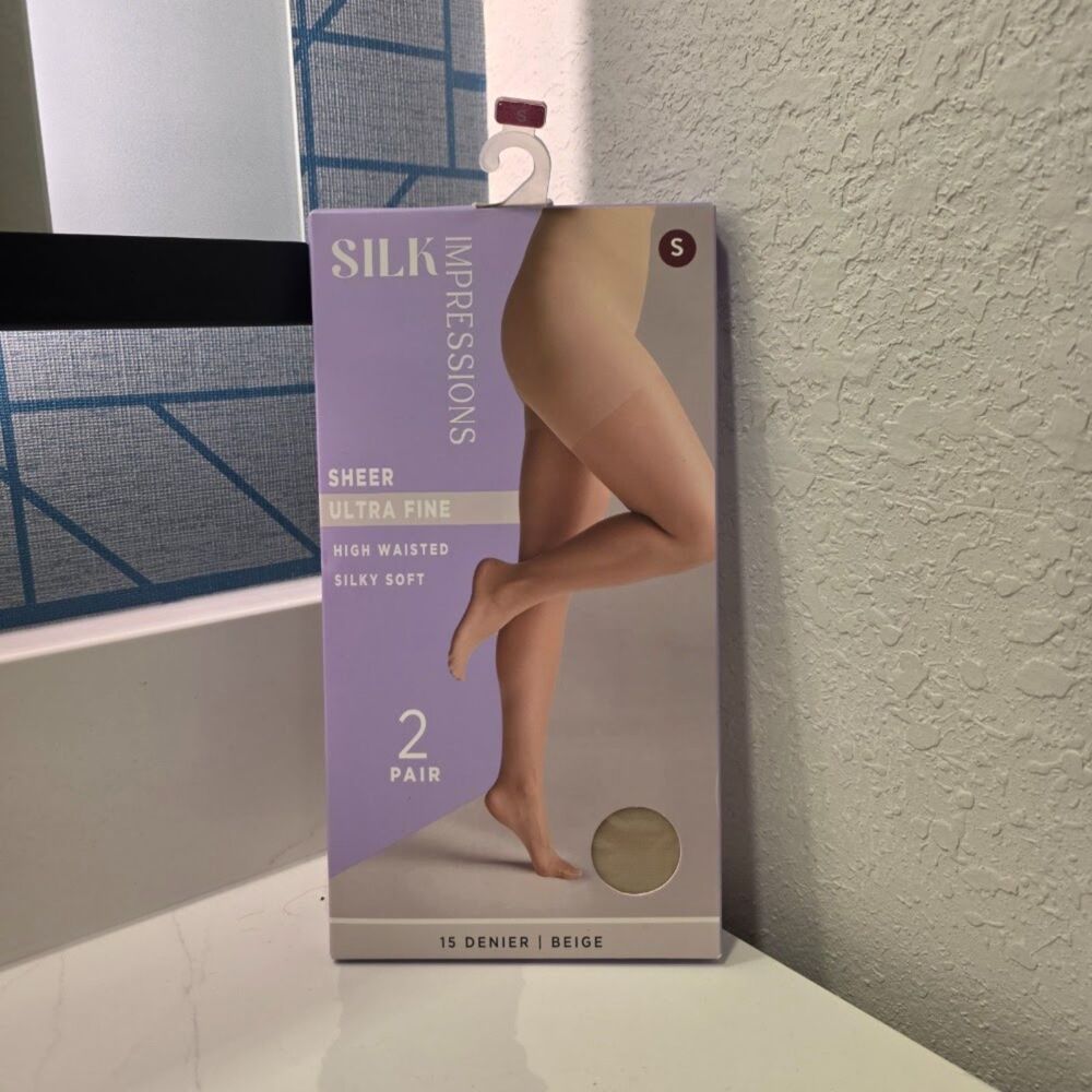 Silk Impressions Womens 2 Pack Ultra Fine Sheer Pantyhose Beige Small NIB